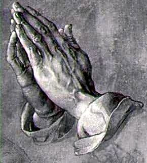 Detalhe de uma gravura em madeira de Albrecht Dürer, mostrando mãos entrelaçadas em oração, em tons marrons e cinzentos, com sombras profundas.