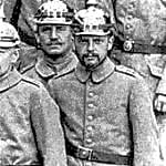 Pintura expressionista a óleo de Paul Klee, mostrando uma paisagem abstrata com linhas geométricas em tons de azul e amarelo vibrante.