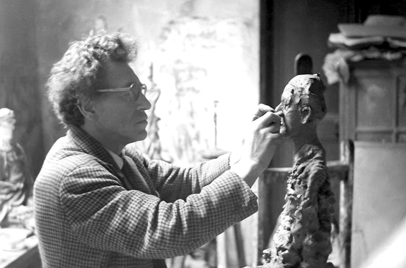 Alberto Giacometti: Biografia e obras: Da Solidão Pós-Guerra ao Legado Escultórico Universal