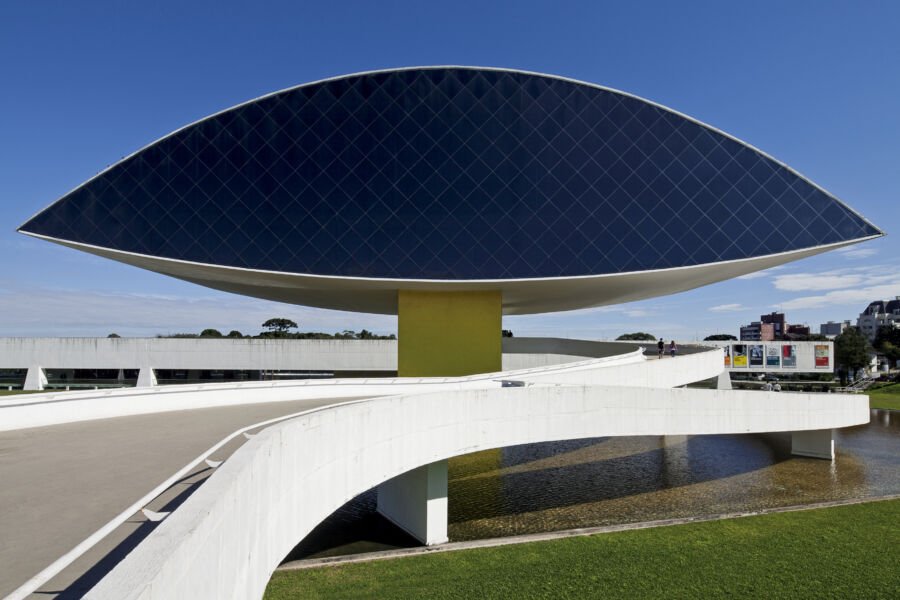 Museu Oscar Niemeyer - Localização: Curitiba, Paraná - Fundação: 2002